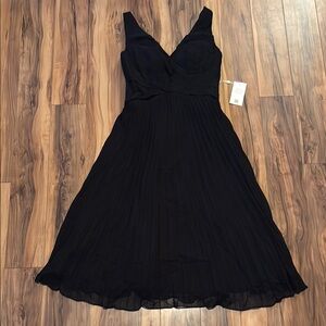 Black Sleeveless V-Neck Ruffled Midi Dress